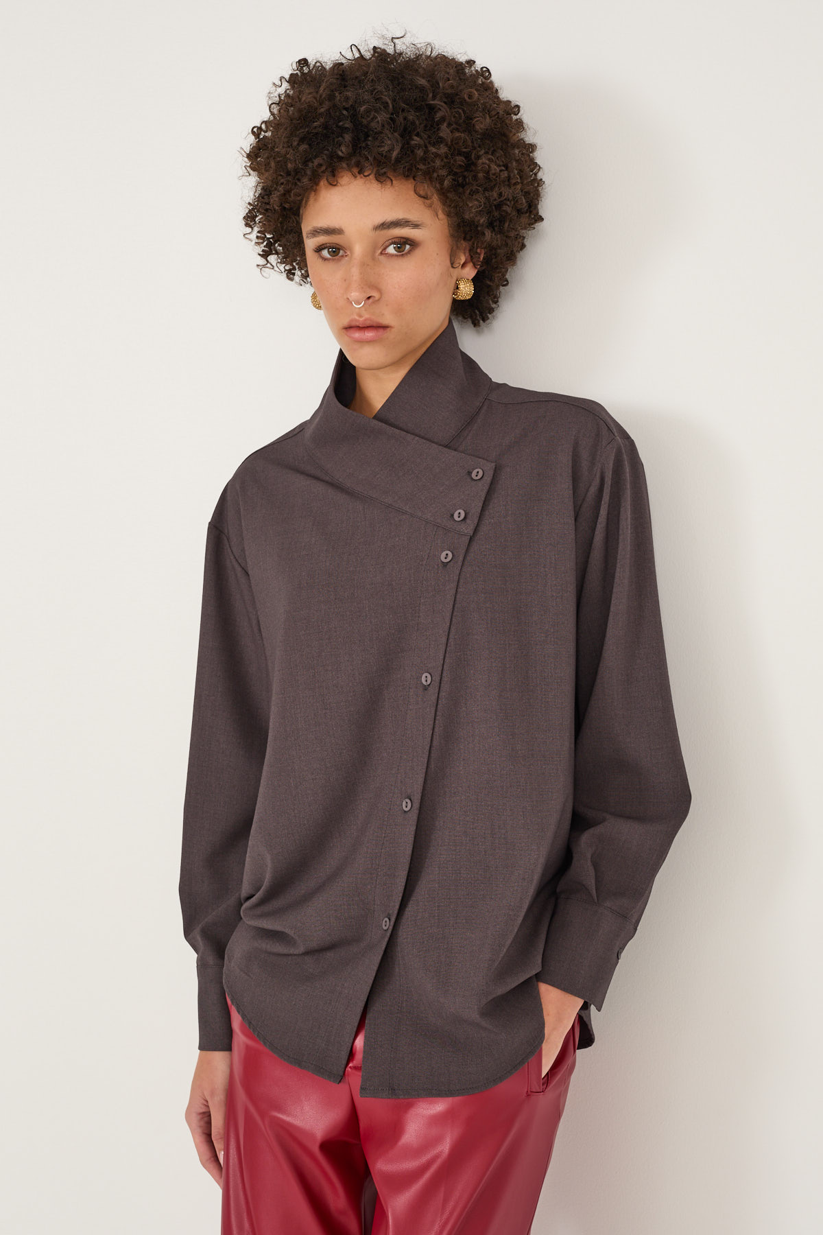 camicia-misto-viscosa-con-chiusura-asimmetrica-s40m1264-40-weba.jpg