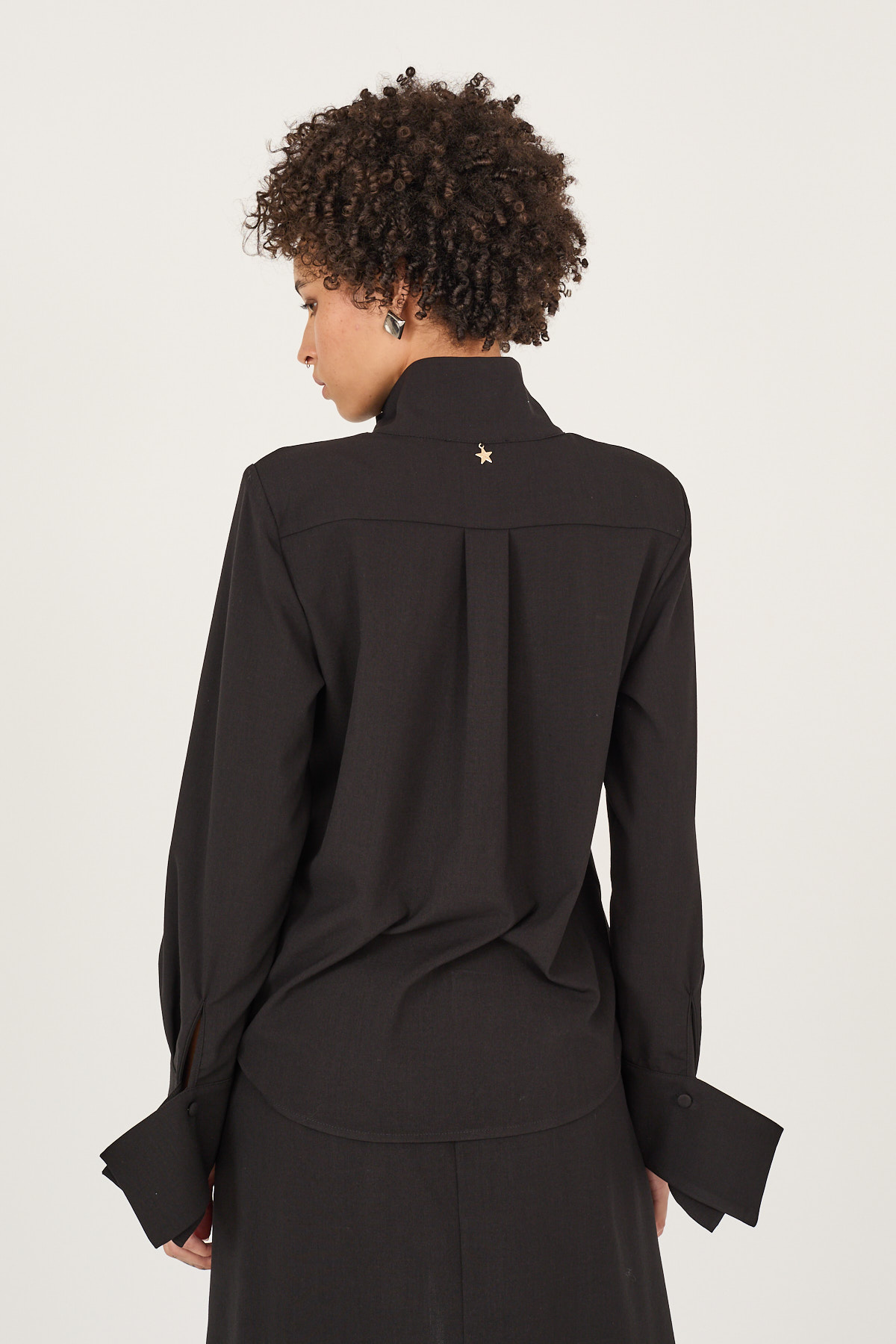 camicia-misto-viscosa-con-spalline-imbottite-m40f1296-01-webd.jpg