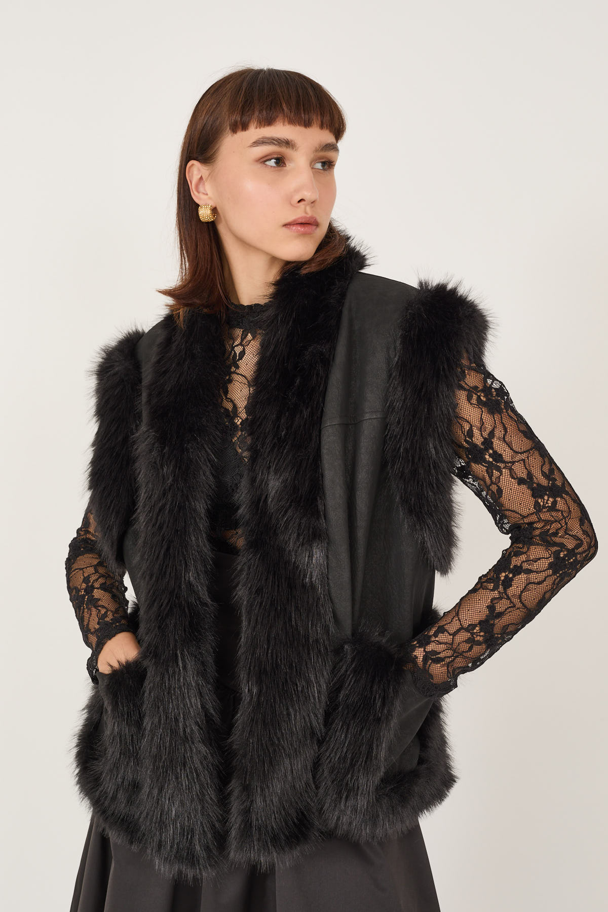 gilet-ecomontone-con-ecopelliccia-s40m1112-01-webout.jpg