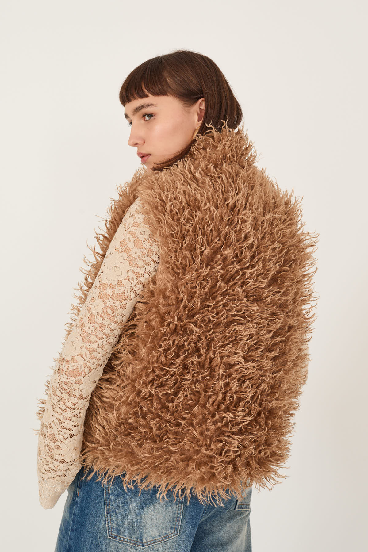 morbido-gilet-di-ecopelliccia-d40n1197-103-webl.jpg