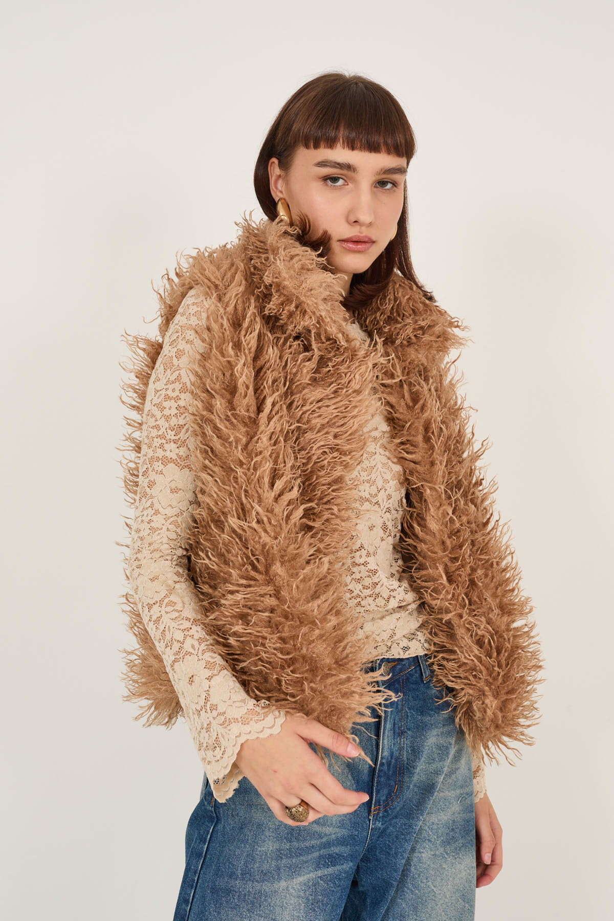 morbido-gilet-di-ecopelliccia-d40n1197-103-webout.jpg