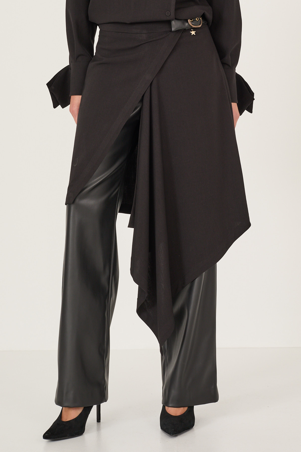 pantalone-ecopelle-con-pareo-m40f1313-01-webf.jpg
