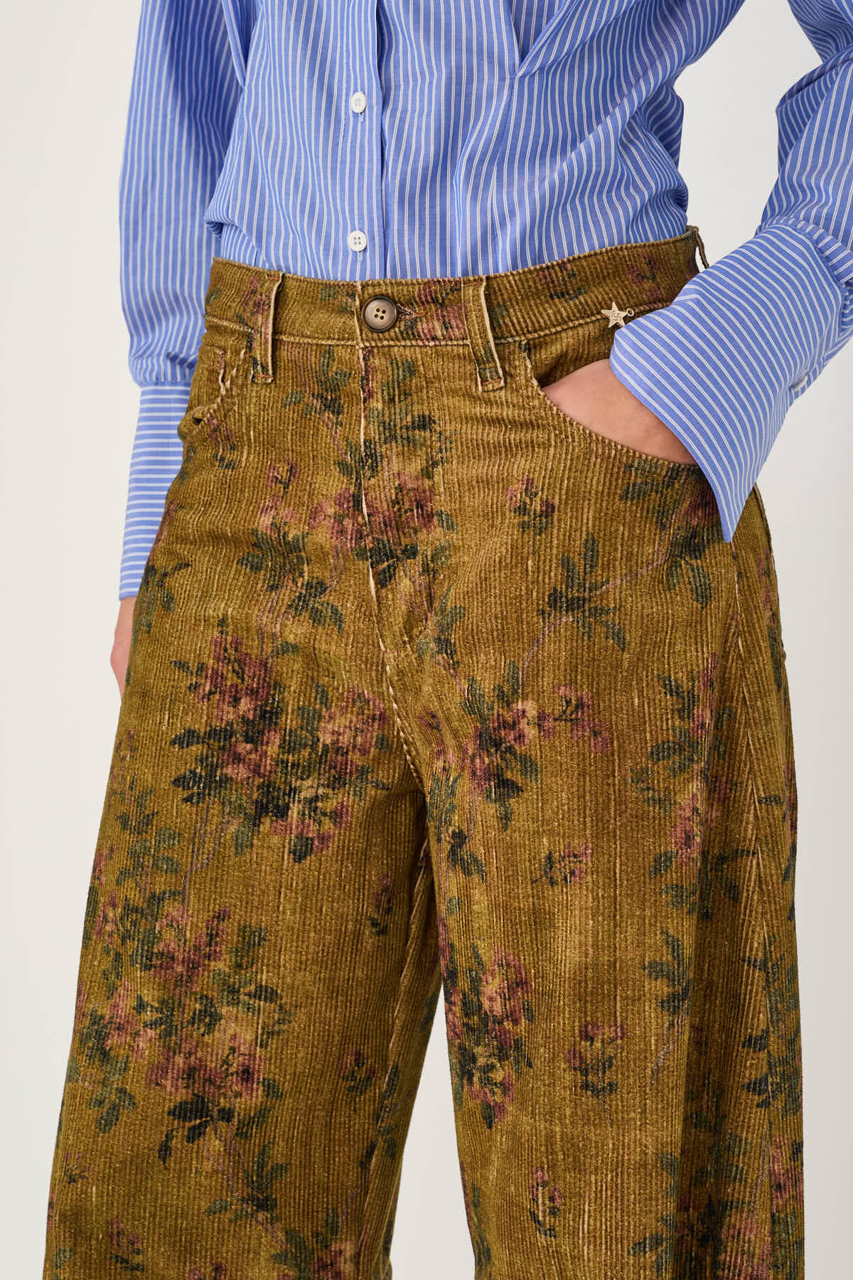 pantalone-in-velluto-s40m1305-36-webout.jpg