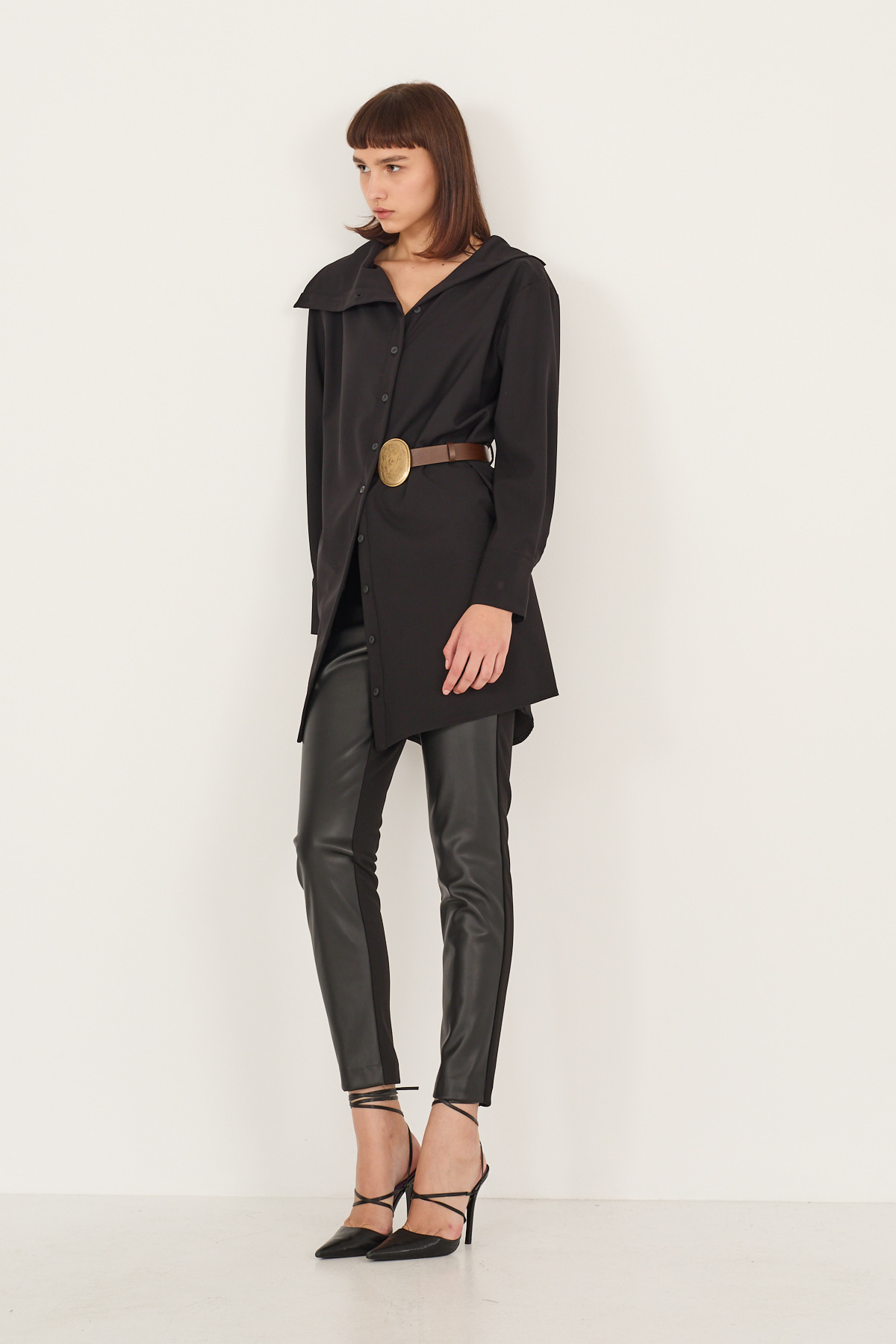 pantalone-leggings-in-ecopelle-e-tessuto-w40s0842-01-weba.jpg