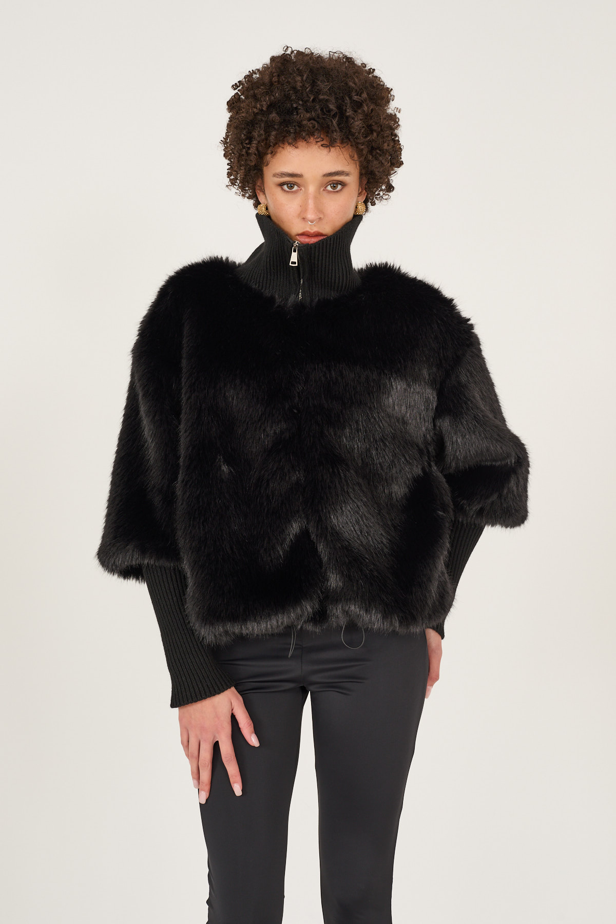 pelliccia-con-maniche-in-maglia-s40m1309-01-weba.jpg