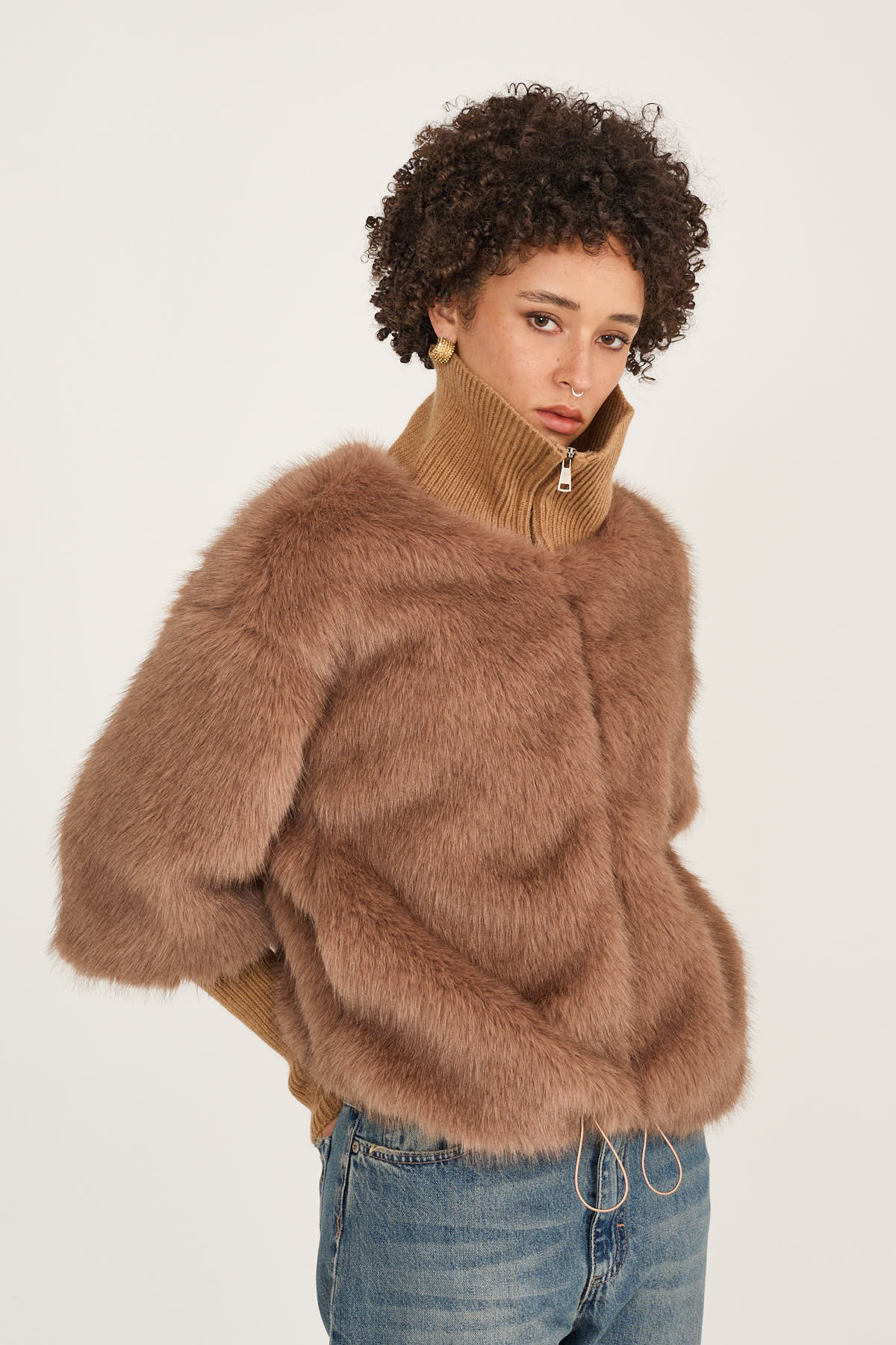pelliccia-con-maniche-in-maglia-s40m1309-18-webd.jpg