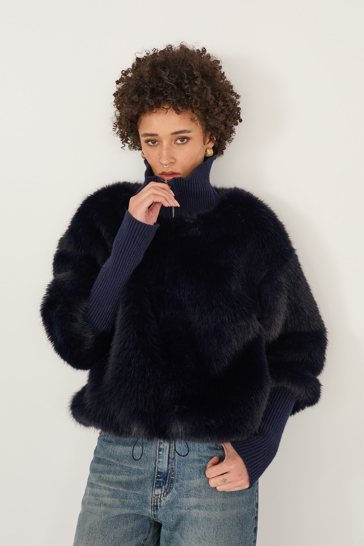 pelliccia-con-maniche-in-maglia-s40m1309-73-weba.jpg